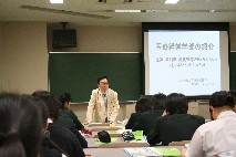 25IMG_8583医療経営学科白髪先生.JPG