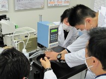 IMG_0187橋本先生血液の粘度測定1.JPG