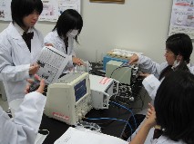 IMG_0189橋本先生血液の流量測定1.JPG
