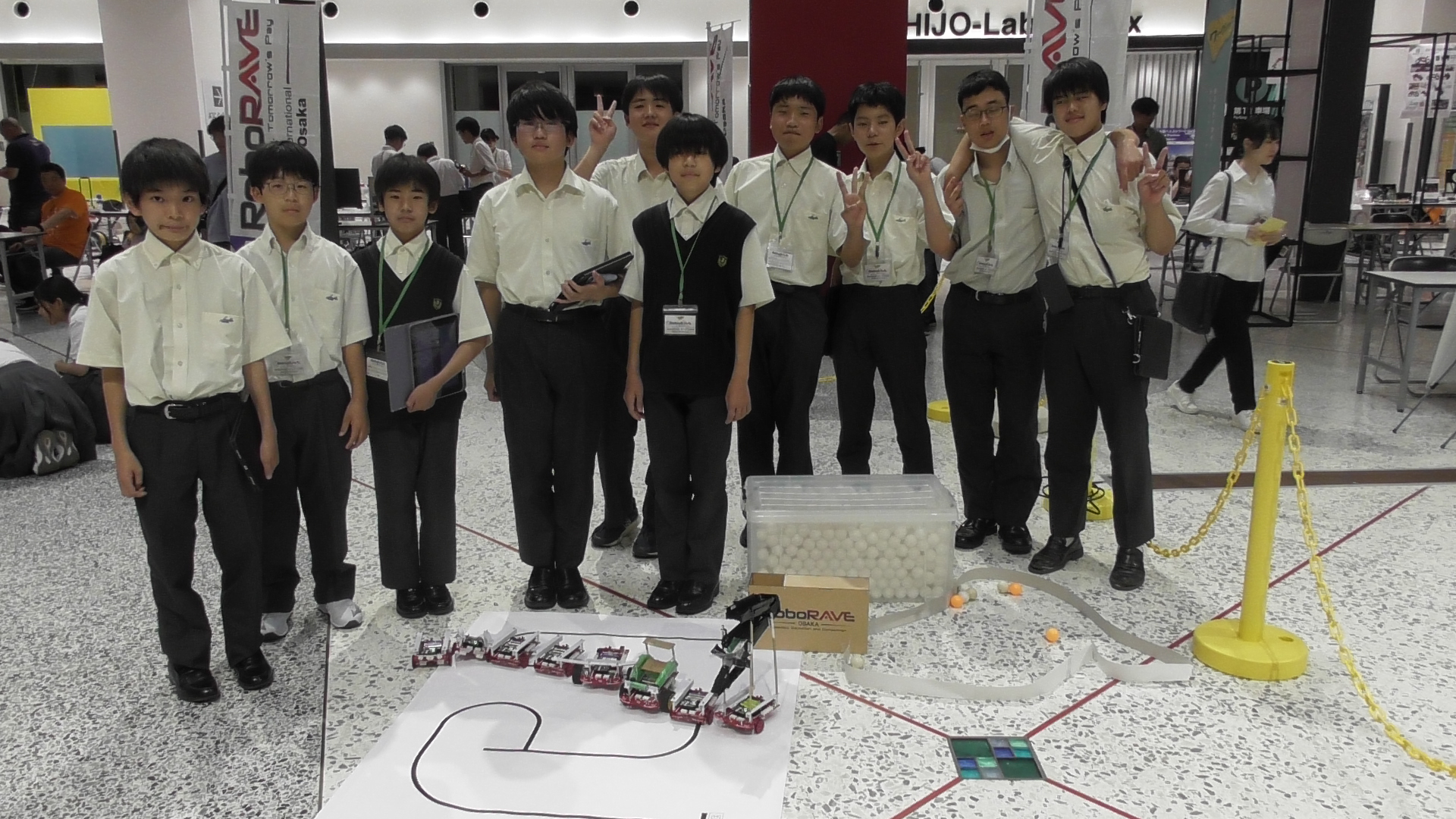 中学情報技術研究部】RoboRAVE OSAKAオープン大会2024 2部門で優勝 中学情報技術研究部】RoboRAVE OSAKAオープン大会2024 2部門で優勝