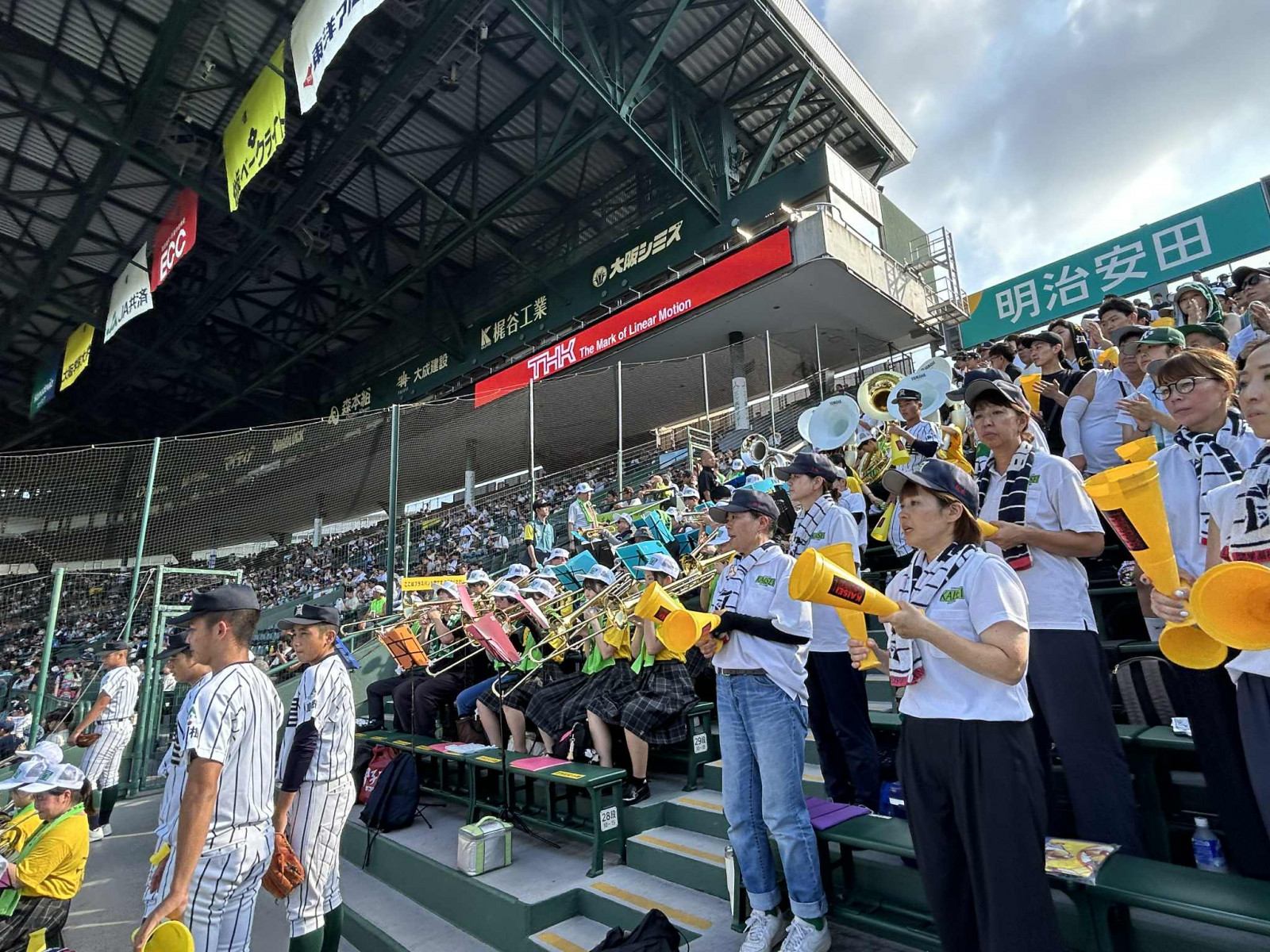 いなべ総合学園　甲子園出場記念Vジャン いなべ総合学園 甲子園出場記念Vジャン 202308110000488-w1300_0.jpg