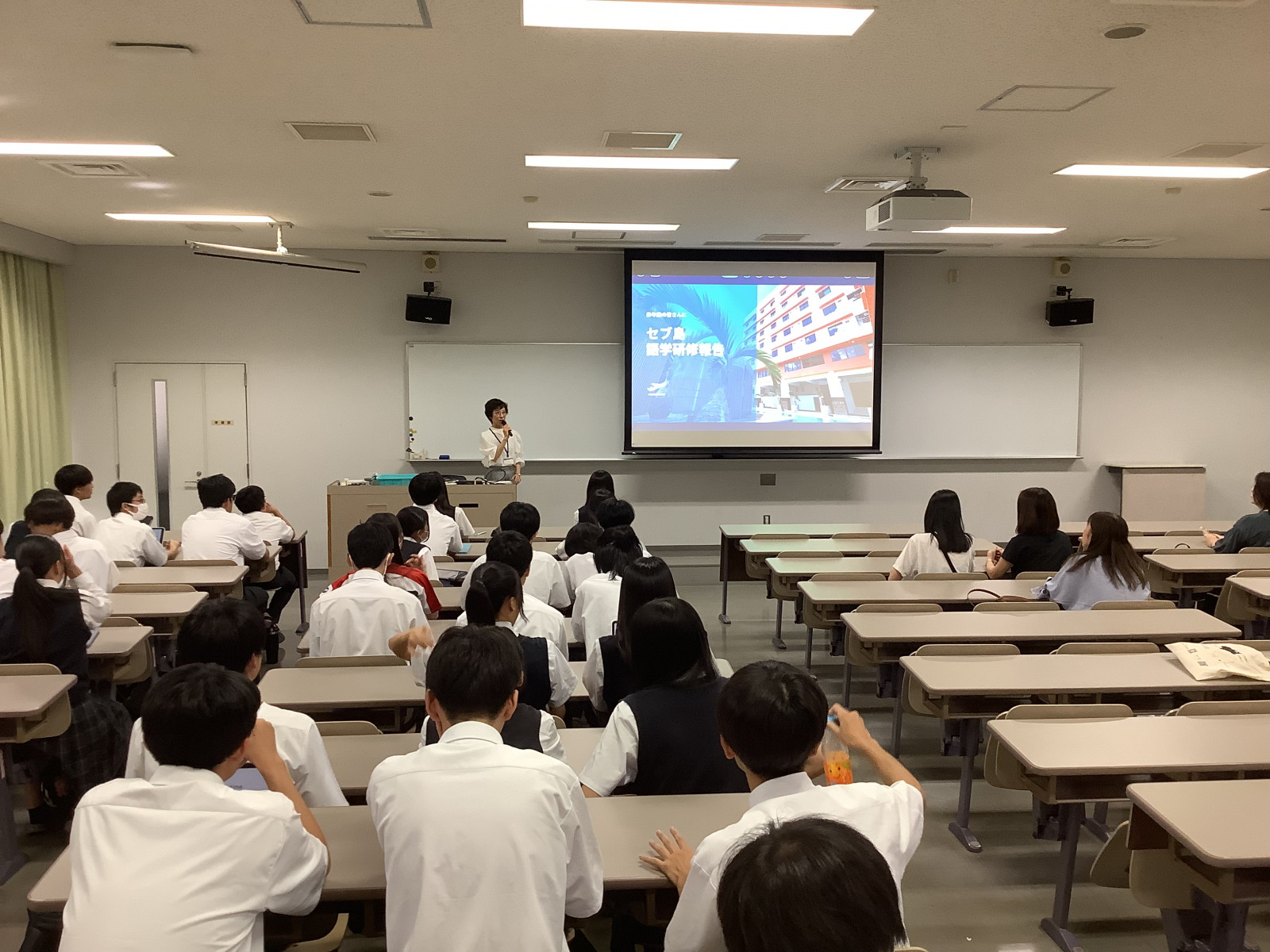 高校希望者】海外語学研修報告会と2026年度海外語学研修説明会を行い