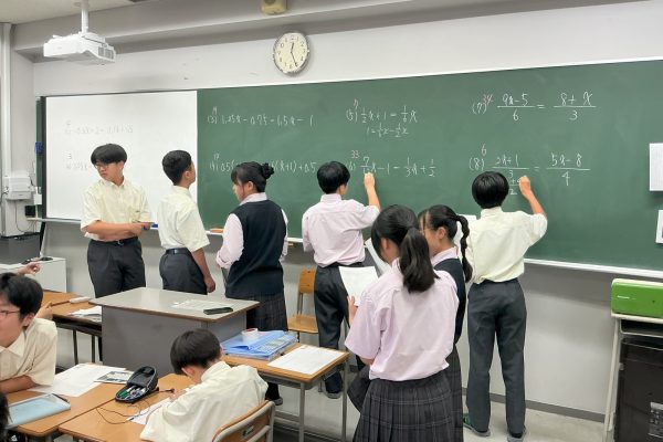 【中学１年】公開授業＆保護者会を実施しました